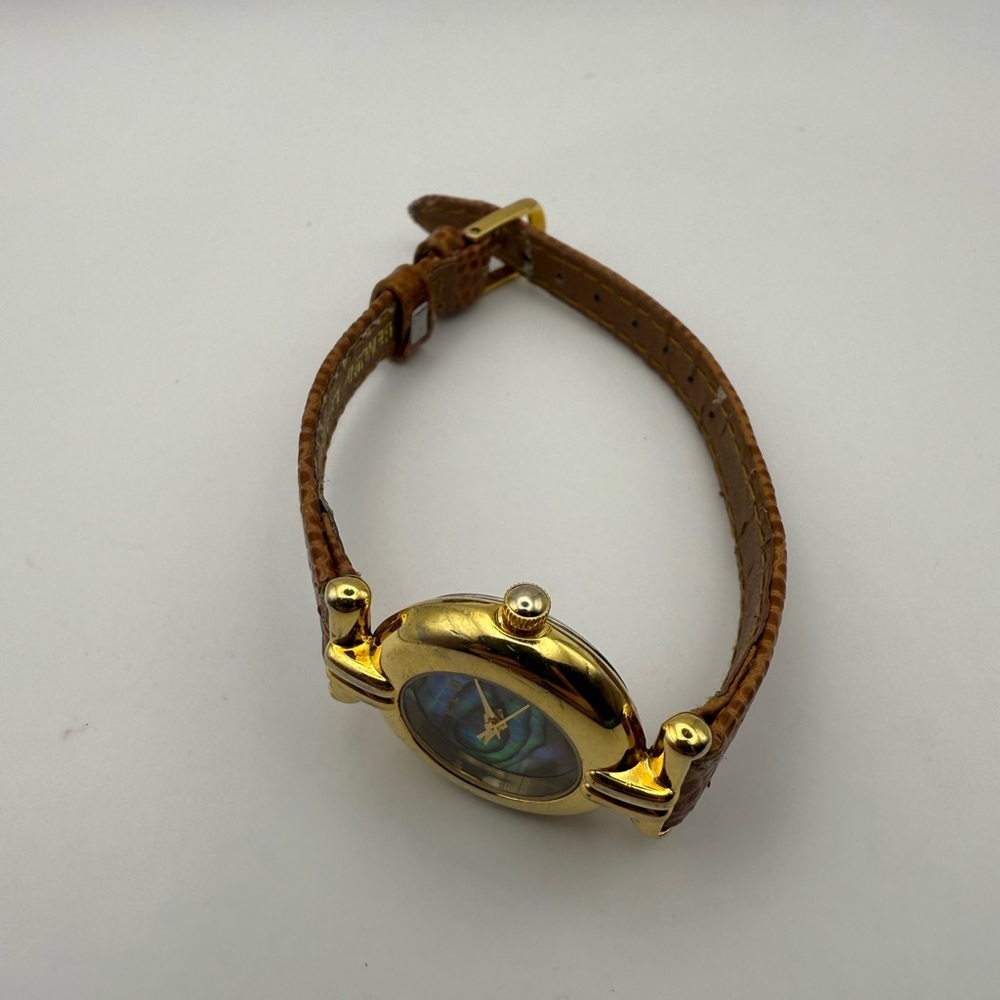 Vintage Folio Women's Gold Tone Watch with Mother of Pearl Face (New Battery) - Picture 6 of 11